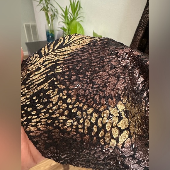 CHICO’S Women's Size 0  Us (S) Wrap Black/Metallic Gold Long Sleeves Lace-Like - Picture 5 of 6